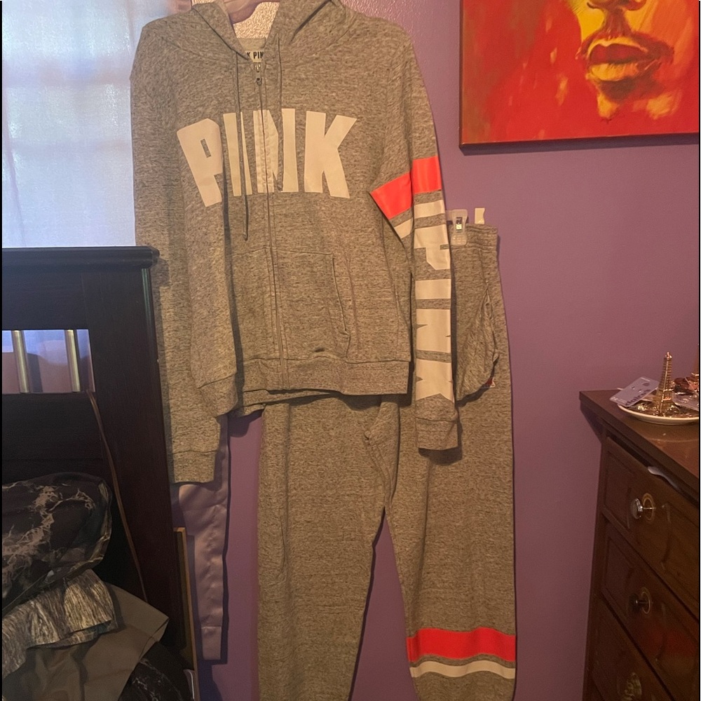 PINK Vitoria Secret sweatsuit